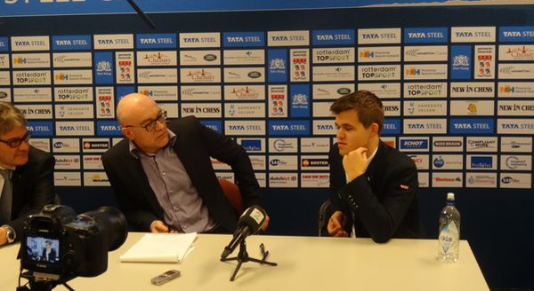 Magnus tijdens de laatste persconferentie van Tata 2015 (foto: Robert Klomp)