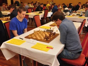 Jan Werle op de rug gezien tijdens ronde 6 (foto: toernooi)