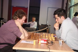 Dimitri en Benjamin in gevecht. (foto: René Olthof)